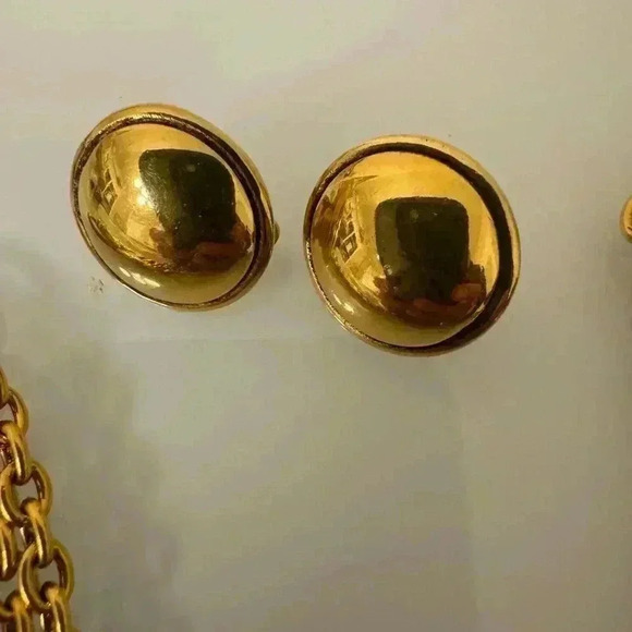 CHANEL Gold Plated Clip-On Chain Dangle/Button Earrings Vintage - Picture 7 of 9